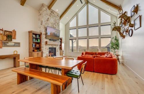 Cherimoya Hill House | Luxury Bear Lake Getaway w/Sports Court & Hot Tub
