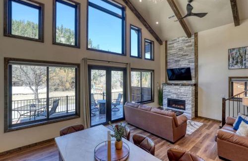 Keystone House | Luxury Black Hills Chalet with Hot Tub Near Mount Rushmore, Keystone SD