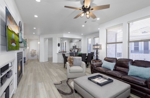 Kierland Condo | Luxury by the Kierland Commons! Heated Pool & Spa, Golf Views, an Upgraded Unit!
