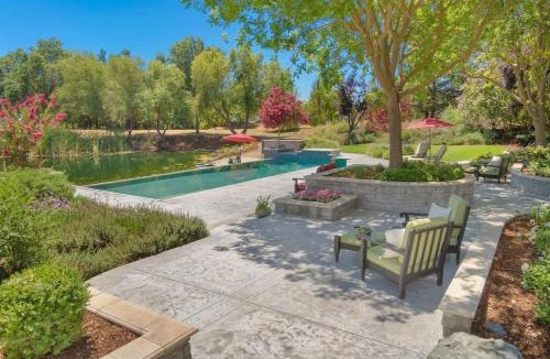 Davis House | Luxury Castle Retreat at UC Davis