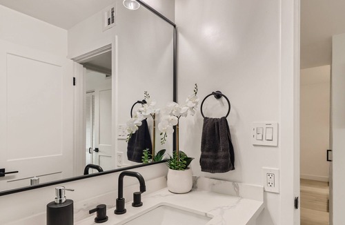 Southwest Village Condo | Luxury Condo in Old Town Scottsdale