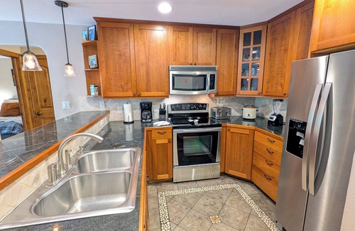 Avon Condo | Luxury Condo w/FREE WiFi, Parking, Heated Pool, Hot Tubs, Skier Shuttles