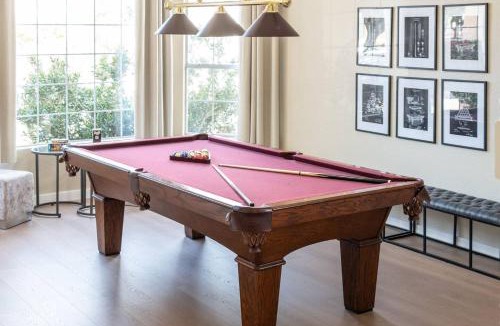 Dobson Woods House | LUXURY Desert Oasis! 5 bedroom, 3 bath w HEATED POOL