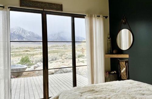 Lone Pine Apartment | Luxury Design Rental with Breathtaking Mountain Views in Lone Pine, California