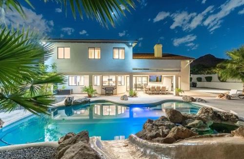 Paradise Valley Village House | Luxury Estate Heated Pool Mini Putt Basketball