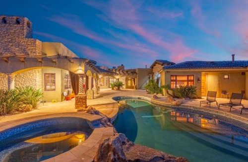 Canyon Ridge Estates House | Luxury Estate with Pool Desert Views & Casita