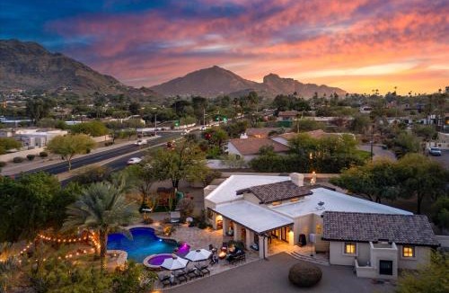 Paradise View Estates House | Luxury Family Getaway Pool Games Sauna More
