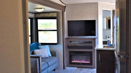 Williams House | Luxury Glamping Suite with Private Deck, Firepit & Fireplace Near Williams, Arizona