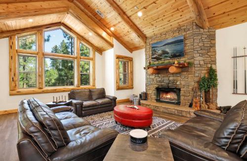 Evergreen Estates House | Luxury Heavenly Lodge Big Bear~ Hot Tub + Pool Table