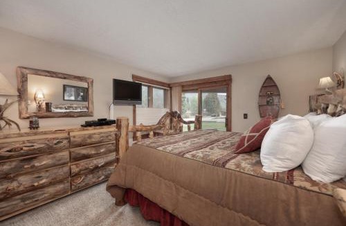 Grand Lake House | Luxury Lake Condo Walk to Downtown