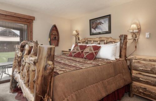 Grand Lake House | Luxury Lake Condo Walk to Downtown