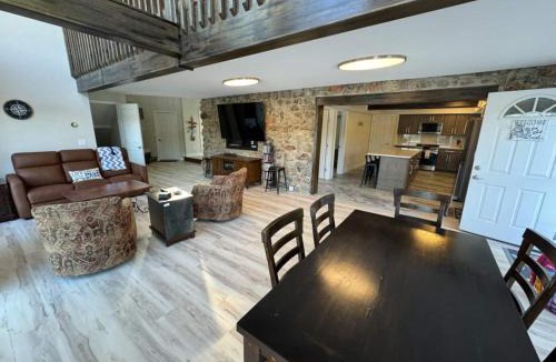 Osage Beach House | Luxury Lakefront Home with Private Dock 5BR5BA
