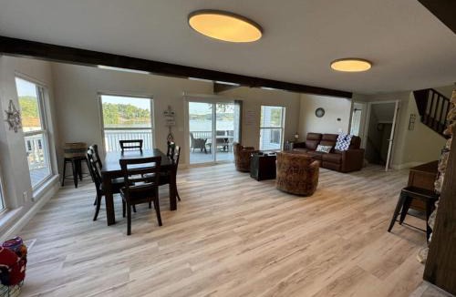 Osage Beach House | Luxury Lakefront Home with Private Dock 5BR5BA