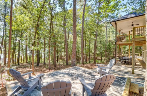 Edgemont House | Luxury Lakefront Retreat w/Deck & Patio!