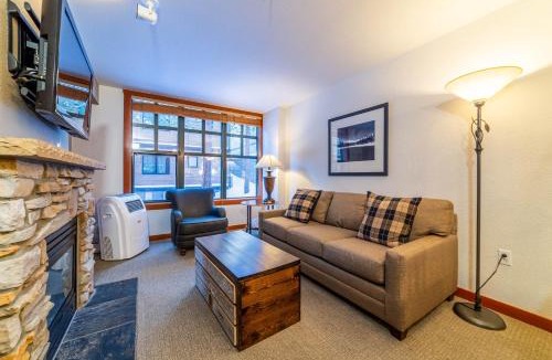 Mammoth Lakes House | Luxury Oasis Village Ski-in Ski-out