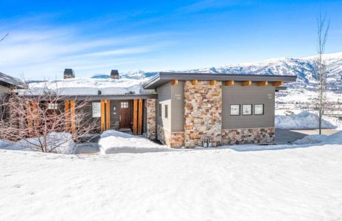 Eden House | Luxury Ridge Townhome Stunning Eden Valley Views
