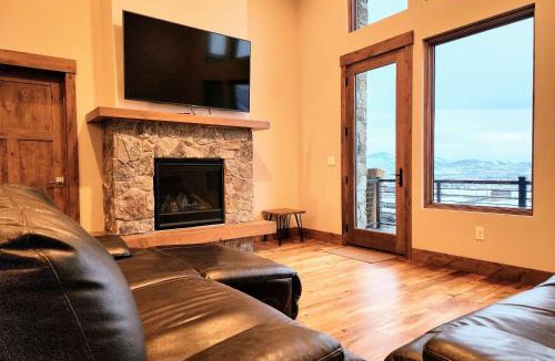 Eden House | Luxury Ridge Townhome Stunning Eden Valley Views