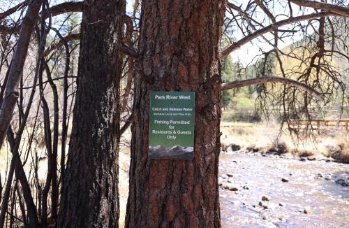 Estes Park House | Luxury Riverfront Retreat - Fishing - Wildlife