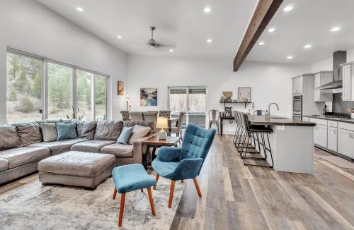 Missoula House | Luxury Riverfront Retreat on Montanas Iconic Blackfoot River with Hot Tub