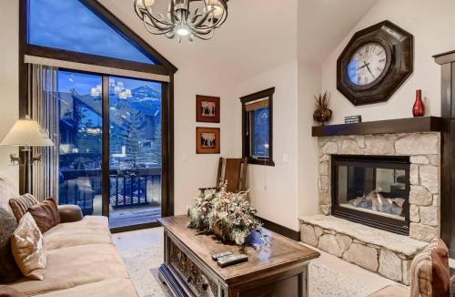 Four O'Clock Apartment | Luxury Ski In, Ski Out 3 Bedroom Townhome At The Snowflake Lift - Saddlewood Townhomes