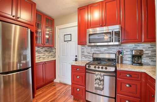 Newberg Condo | Luxury Studio Flat in Downtown Newberg - Suite #4