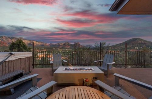 Uptown Sedona House | Luxury Uptown home with Views and Hot Tub