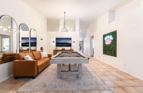 Las Vegas House | Luxury Vegas Escape,Pool, Gameroom, Mtn Views, EV