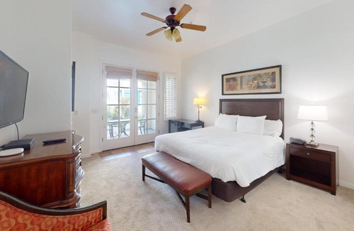 La Quinta Apartment | LV022 Centrally Located Downstairs LV Studio