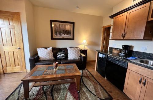 Estes Park Apartment | MacGregor Mountain 27C