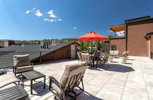 Grand Lake Apartment | Mad Moose Retreat Gorgeous Condo by Grand Lake