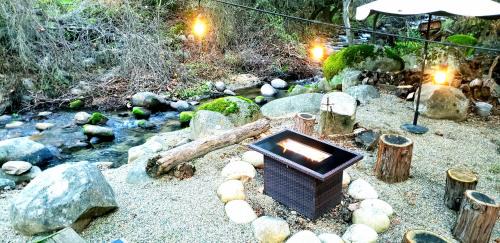Three Rivers House | Magical River House ! 10 min to SNP park entrance