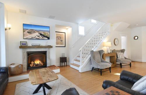 Historic District House | Main Street Retreat: Downtown, Mountain Views, Hot Tub