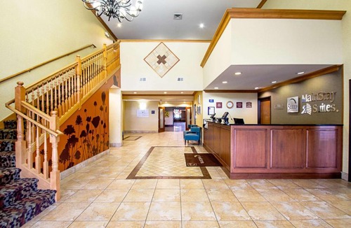 Madison Hotel | MainStay Suites Madison - Monona