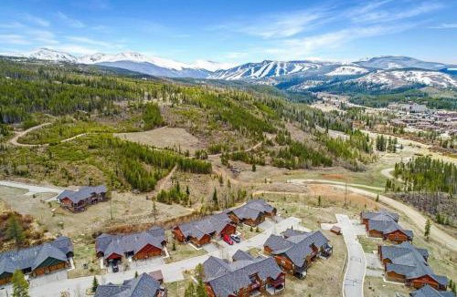 Rendezvous House | Majestic Views - Steps to the Trails