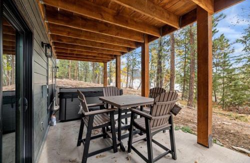 Deadwood House | Make Time Lodge In Powder House Pass