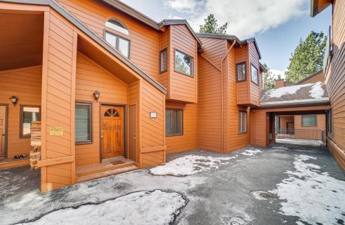 Mammoth Lakes House | Mammoth Lakes Condo: Walk to Village & Gondola!