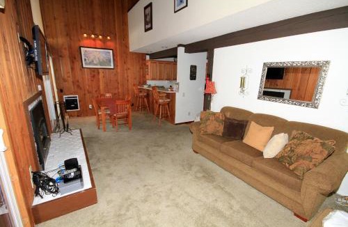 Mammoth Lakes House | Mammoth Ski Racquet Club 120 - Pet Friendly