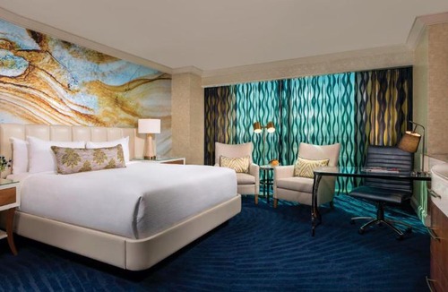 Las Vegas Strip Resort | Mandalay Bay