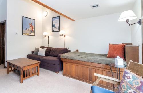 Telluride Hotel | Manitou Lodge 6 by Alpine Lodging Telluride