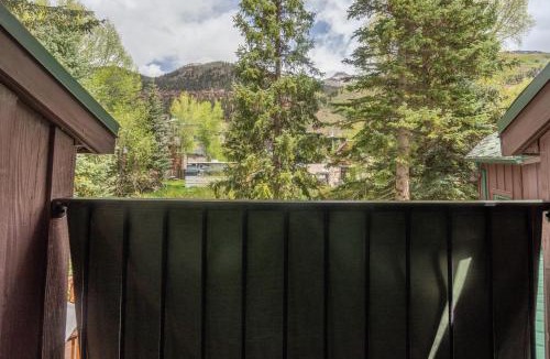 Telluride Hotel | Manitou Lodge 9 by Alpine Lodging Telluride