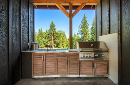 Stevenson House | Maple Hill Lodge