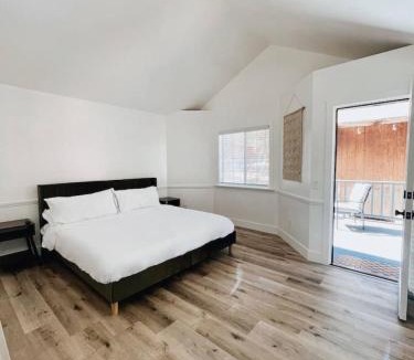 Sugarloaf House | Maple Reserve