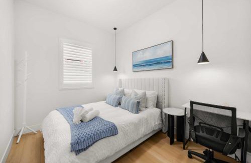 Compton House | Marbella Lane - Cityside Haven w Touch of Charm