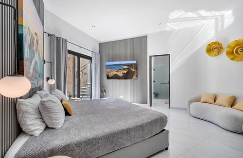 Cabo Bello House | Marbella Lane Grand 5BR Oasis Villa Getaway