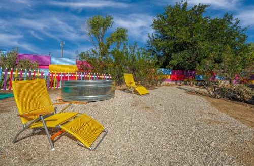 Joshua Tree House | @ Marbella Lane - Rainbow House Glampers Paradise