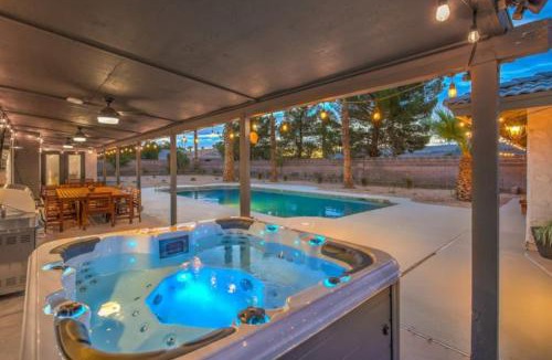 Enterprise House | Mardon 4000sf Pool Villa with Sauna Theater