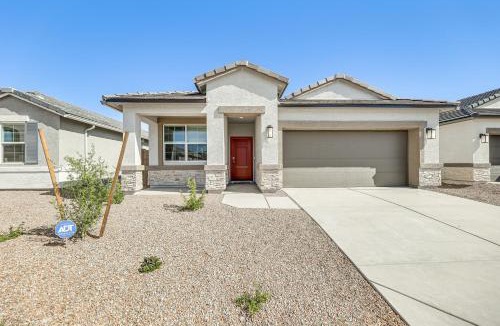 Maricopa House | Maricopa Home w/Putting Green & Covered Patio!