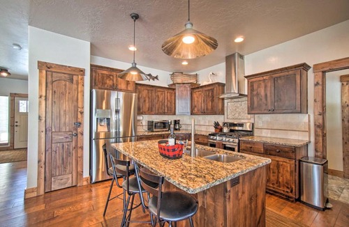 McCall House | McCall Home + Hot Tub ~ 2 Mi to Payette Lake