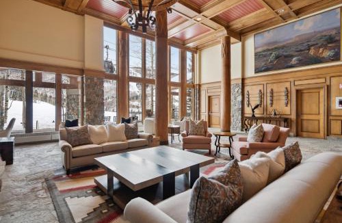 Highlands Townhomes Apartment | McCoy Peak 101 by East West Hospitality