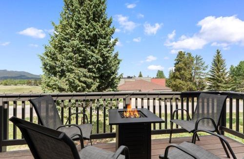 Fraser House | Meadow Ridge Court 18 Unit 11